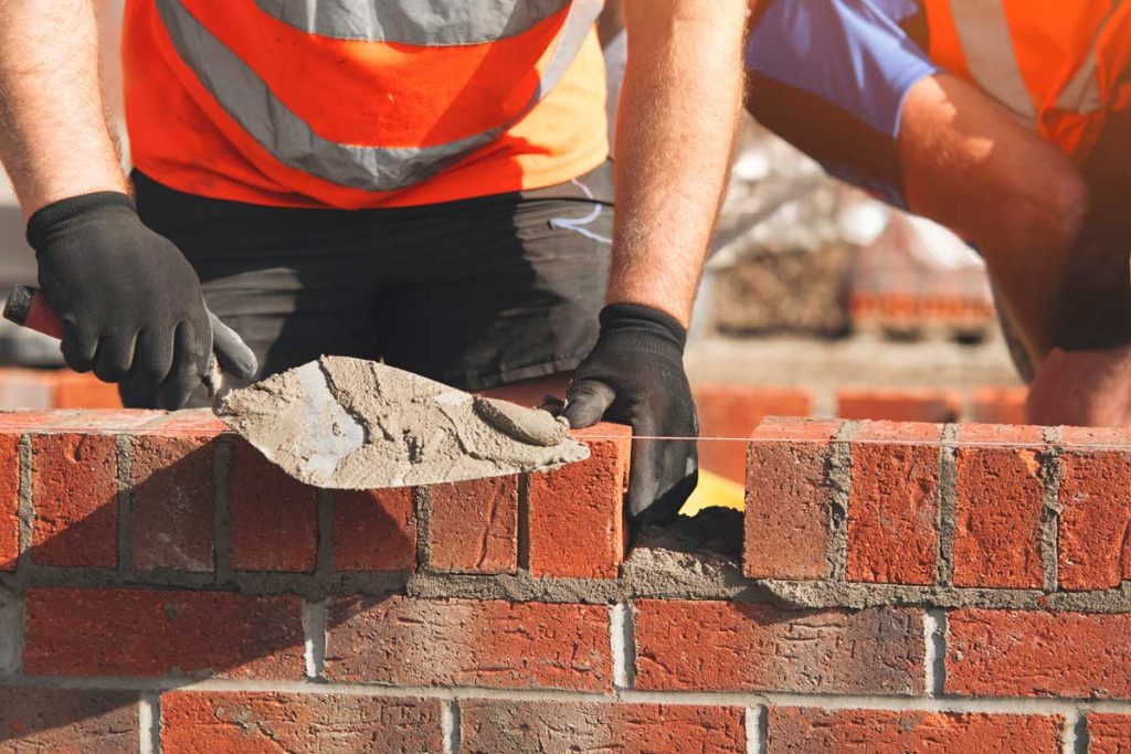 Pro BTP : assurance décennale maçon à Lyon et en Auvergne-Rhône-Alpes