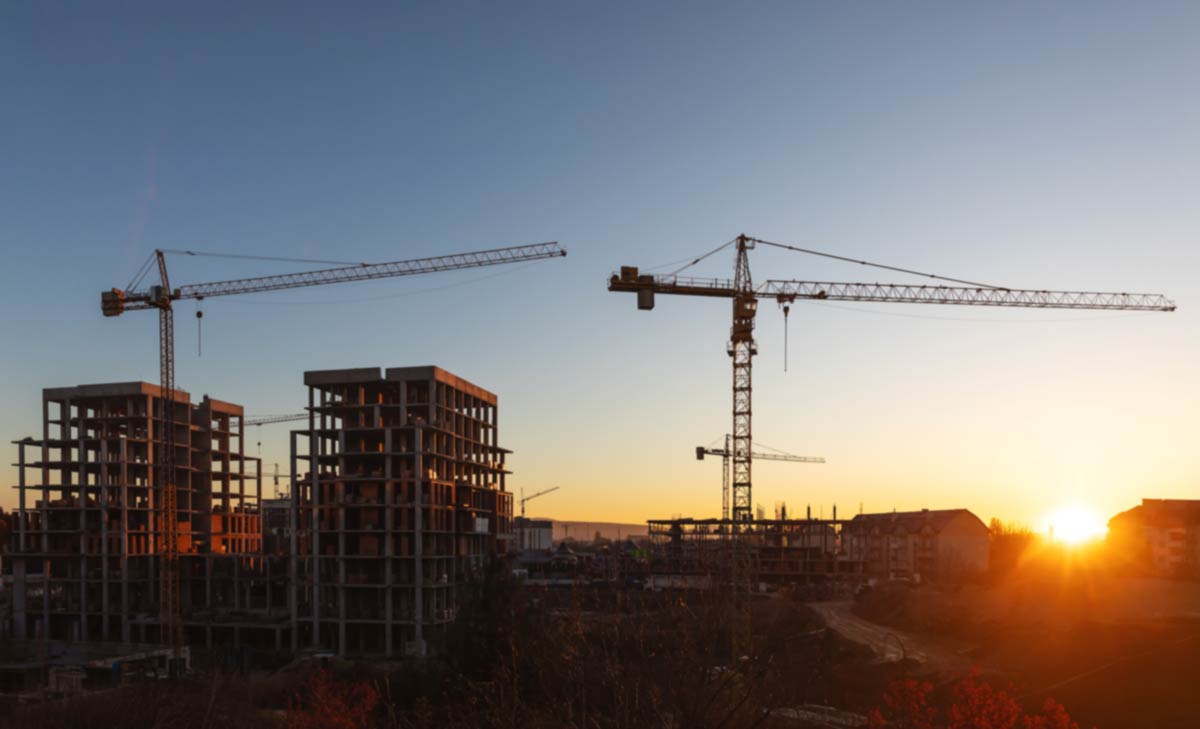 chantier-grue-coucher-de-soleil