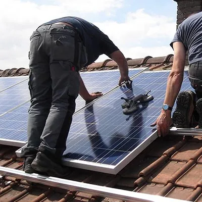 Souscrire à une assurance décennale pour une société qui pose des panneaux photovoltaïques à Colmar dans le Haut-Rhin